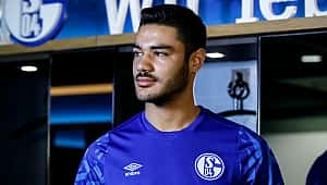 Schalke tem um Van Dijk  '' exceto Ozan Kabak  ''