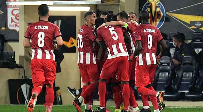 Sivasspor - Provável 11 anos de Karabakh