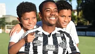 Caso de estupro saiu, saiu sem clube ...