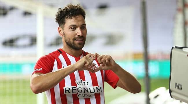 Sinan Gümüş corrida em transferência!