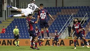 Voando com Merih Demiral turco