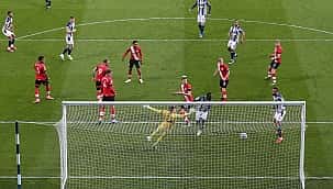 'The strangest VAR veredict' e Mbaye Diagne