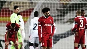 Liverpool não consegue retornar em Anfield