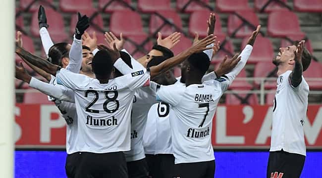 Yusuf Yazıcı voltou a marcar, Lille foi o único a chegar ao topo!