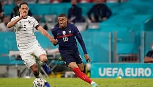 França vence a Alemanha com gol contra do zagueiro Hummels