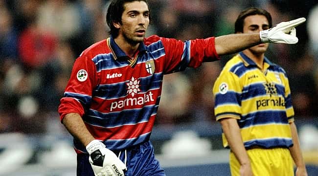 Buffon retorna ao Parma e assina até 2023: "Ele está de volta para casa"