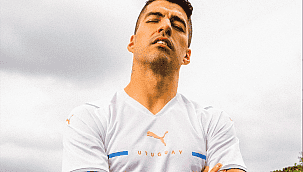 Com camisa polêmica, novos uniformes do Uruguai são revelados