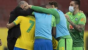 Com gols de Richarlison e Neymar, Brasil vence Equador e segue 100% nas Eliminatórias