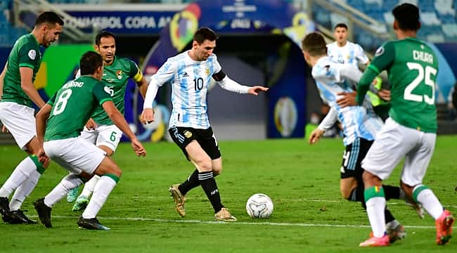 Com show de Messi, Argentina goleia Bolívia e enfrenta Equador nas quartas da Copa América