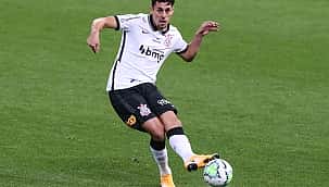 Danilo Avelar é acusado de racismo, e Corinthians decide rescindir seu contrato