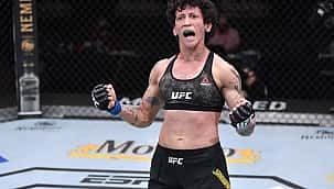 Virna Jandiroba treinou com a seleção brasileira de wrestling para sua próxima luta