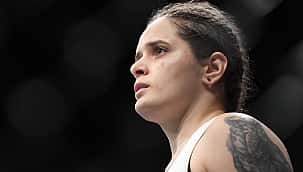 Lara Procópio enfrenta adversária invicta e garante: "Ela não pegou ninguém do meu nível"