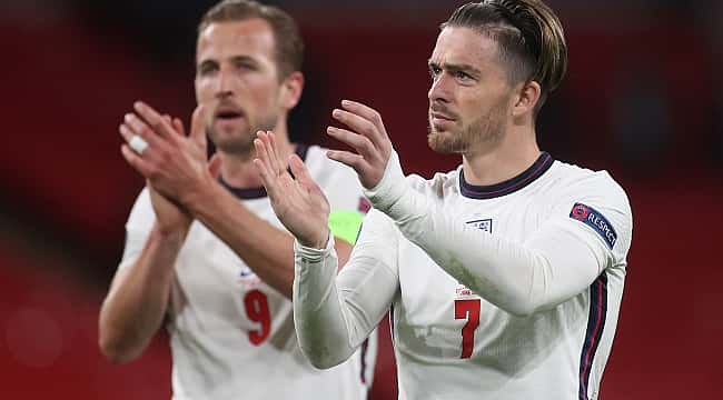 Manchester City prepara proposta de 100 milhões de libras por Jack Grealish
