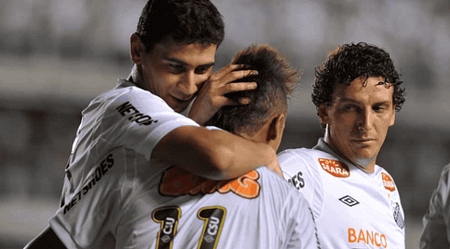 Relembre os 10 anos do Tri do Santos na Libertadores
