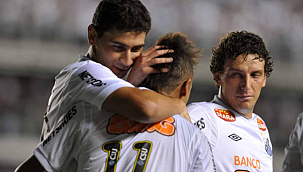 Relembre os 10 anos do Tri do Santos na Libertadores
