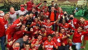 Vexame! Palmeiras vira piada na web após ser eliminado pelo CRB na Copa do Brasil 