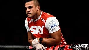 Vitor Belfort encara Evander Holyfield em luta de boxe em agosto