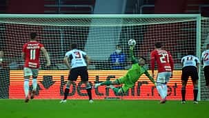 Eliminação do Internacional na Libertadores gera memes na web; confira