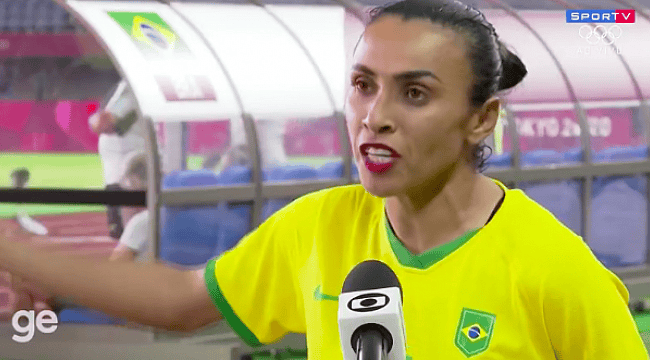 Emocionada, Marta fala sobre futuro na seleção após eliminação nas Olimpíadas: "Cabeça a mil"