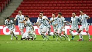 Martínez pega 3 pênaltis, Argentina vence Colômbia e encara Brasil na final da Copa América 