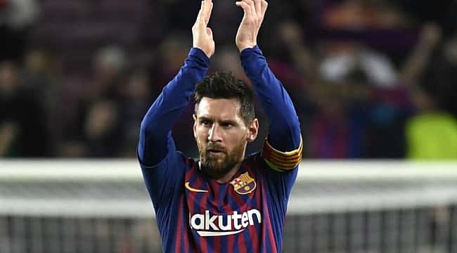 Lionel Messi bate o martelo, e decide renovar com Barcelona por 5 anos