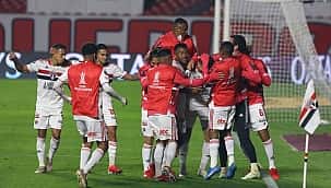 São Paulo sai na frente, mas cede empate ao Racing no jogo de ida das oitavas 