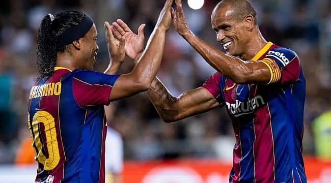 Show de Ronaldinho: Saiba tudo que rolou no amistoso entre lendas do Real Madrid e Barcelona!