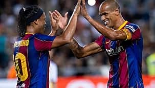 Show de Ronaldinho: Saiba tudo que rolou no amistoso entre lendas do Real Madrid e Barcelona!
