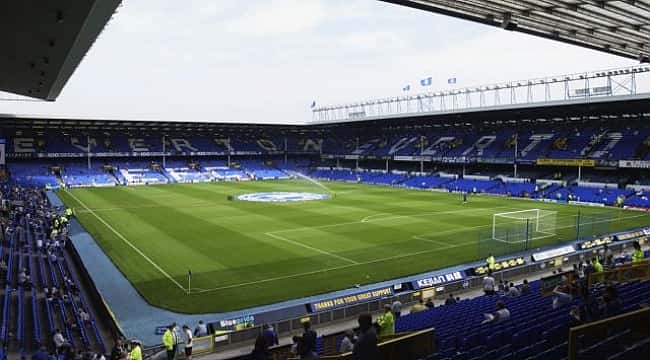 Premier League: Jogador do Everton é detido sob acusação de abuso infantil 