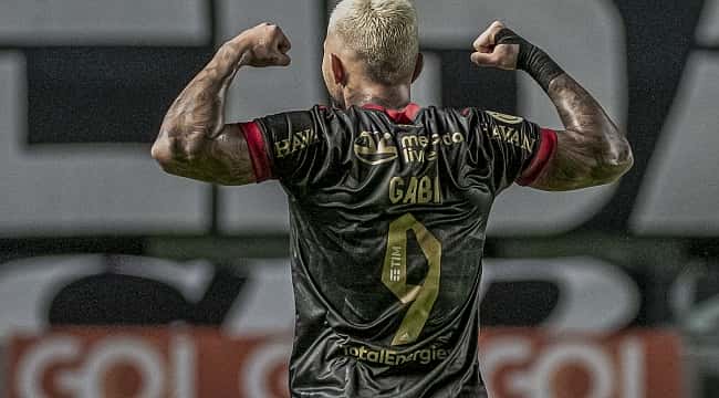 Gabigol completa 25 anos; confira seus títulos e gols!