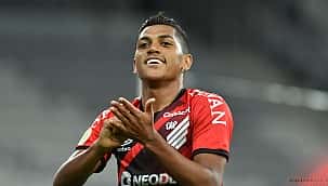 Athletico-PR faz 4 no Grêmio e mantém time gaúcho na zona de rebaixamento; confira os gols!