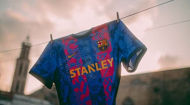 Barcelona lança nova camisa para a Champions e apresenta o seu novo atacante 
