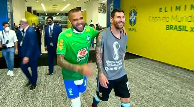 Brasil x Argentina: Resenha de Dani Alves e Messi em meio "ao caos" viraliza na web; veja os memes!