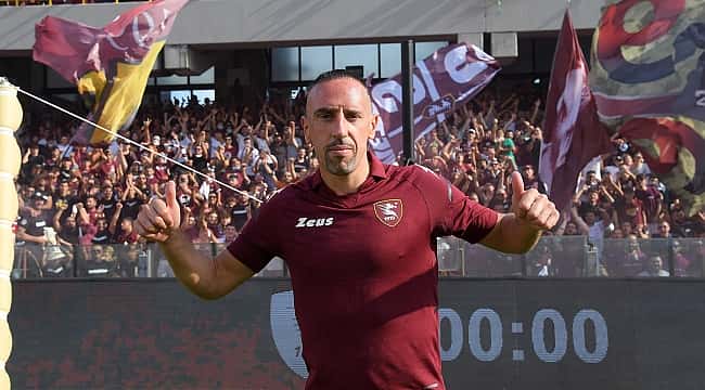 Clube do Campeonato Italiano oficializa a contratação de Franck Ribéry