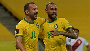 Com gols de Everton Ribeiro e Neymar, Brasil vence o Peru nas Eliminatórias