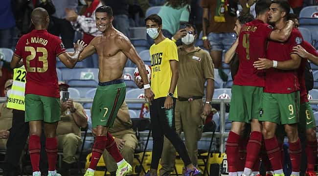 Cristiano Ronaldo quebra mais recorde e vira o maior artilheiro de seleções da história