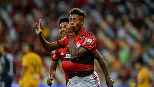 Na estreia de David Luiz, Bruno Henrique decide, Flamengo vence Barcelona e se aproxima da final