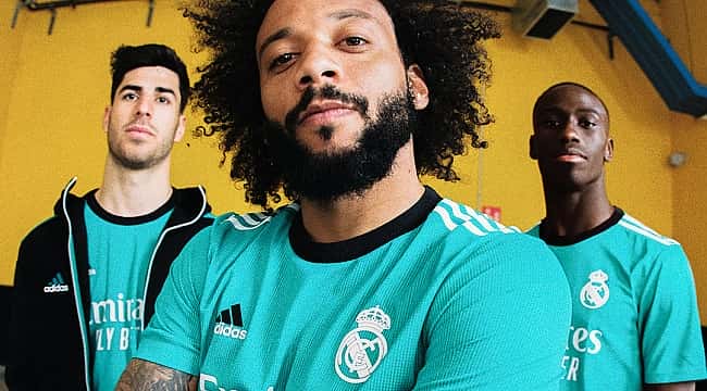 Real Madrid lança uniforme inspirado em ponto turístico da capital espanhola; veja fotos