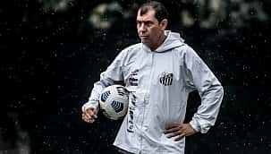 Santos e Athletico-PR duelam na Vila Belmiro por uma vaga na semifinal da Copa do Brasil