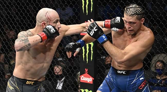 UFC 266: Volkanovski vence Brian Ortega em luta histórica; veja os resultados