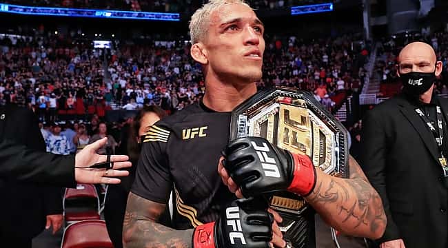 UFC encaminha defesa de cinturão de Charles do Bronx contra Poirier para dezembro
