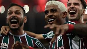 As imagens da vitória do Fluminense sobre o Flamengo no Brasileirão