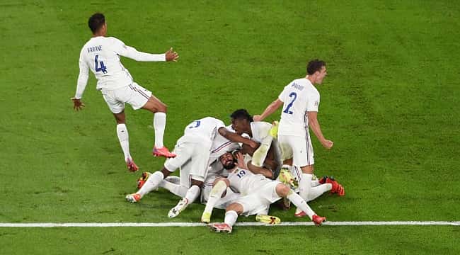 França vira o jogo no finzinho, vence a Bélgica e encara a Espanha na final da Liga das Nações