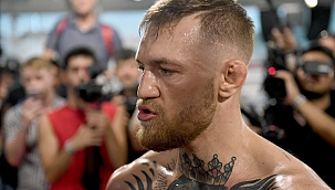 Mais uma confusão! DJ italiano acusa Conor McGregor de agressão e promete processá-lo