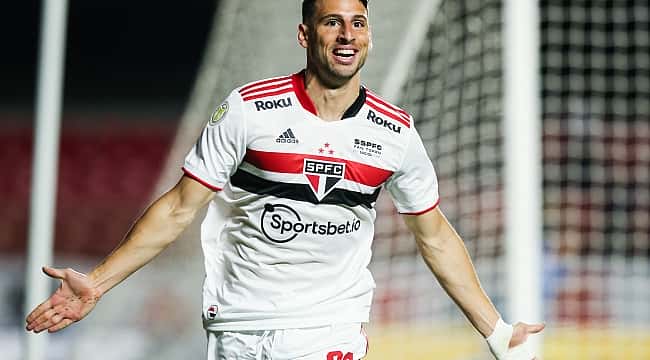 Majestoso: Com gol de Calleri, São Paulo bate o Corinthians e Rogério Ceni conquista sua 1ª vitória 