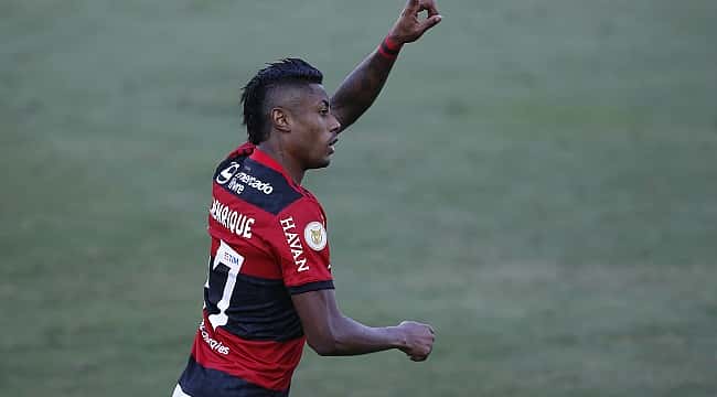 Mengão Malvadão faz mais uma vítima e inicia caça ao líder Galo: Flamengo 3 x 0 Athletico