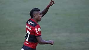 Mengão Malvadão faz mais uma vítima e inicia caça ao líder Galo: Flamengo 3 x 0 Athletico