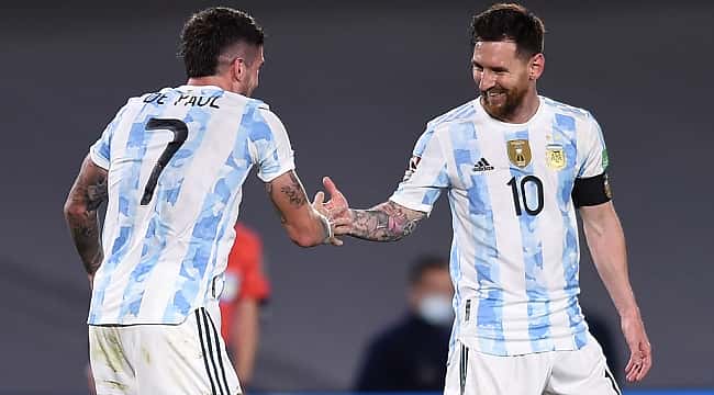 Messi brilha, e Argentina vence o Uruguai por 3 x 0 