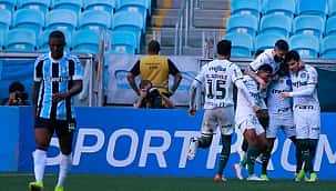 Palmeiras vence a 4ª seguida, afunda o Grêmio e volta para a vice-liderança do Brasileirão 
