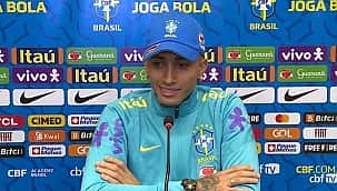 Raphinha, a nova aposta de Tite para a Seleção Brasileira, é parça de Ronaldinho Gaúcho